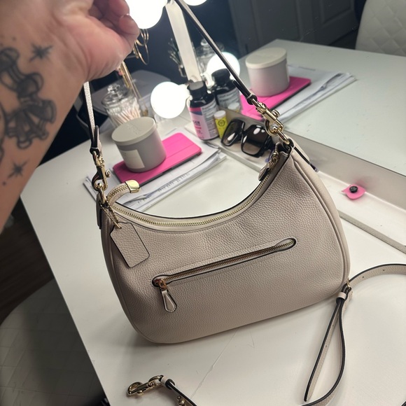 Coach white handbag / crossbody - Picture 2 of 4